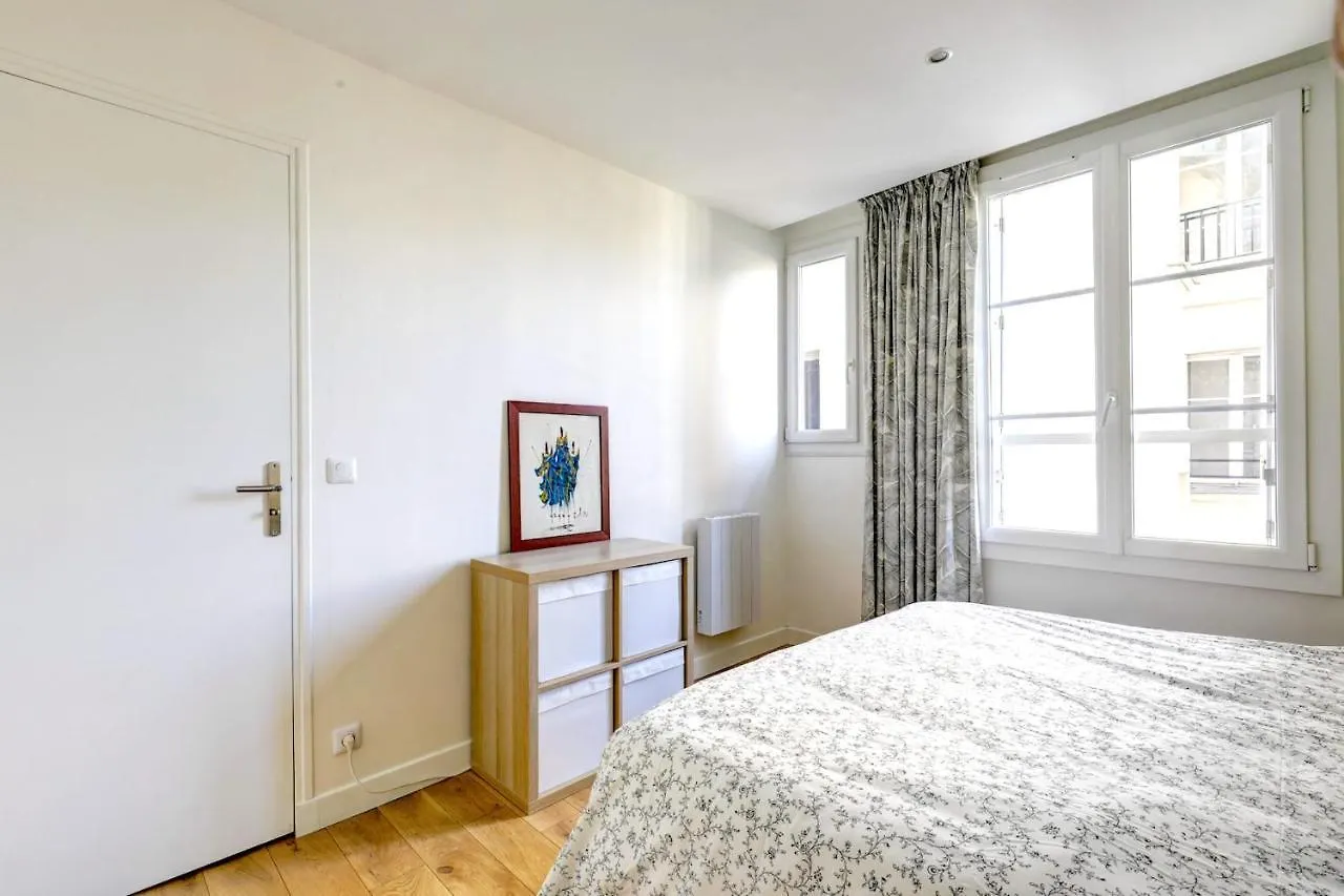 Tuileries - Louvre City Apartment 0*, Paris